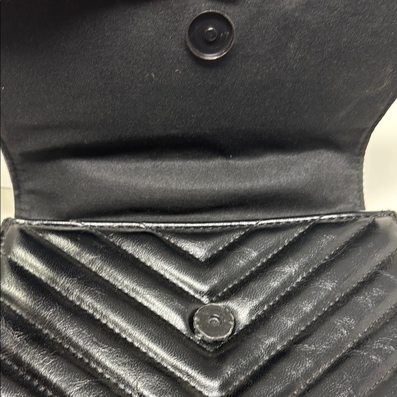 Forever 21 Quilted Crossbody Bag with Chain Strap 
Small black rigid - Picture 5 of 8